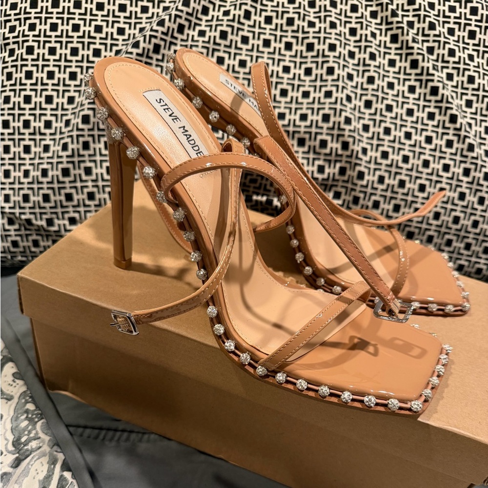 Steve Madden Zelle Heels. Sandal rhinestone crystal Nude. Size 11